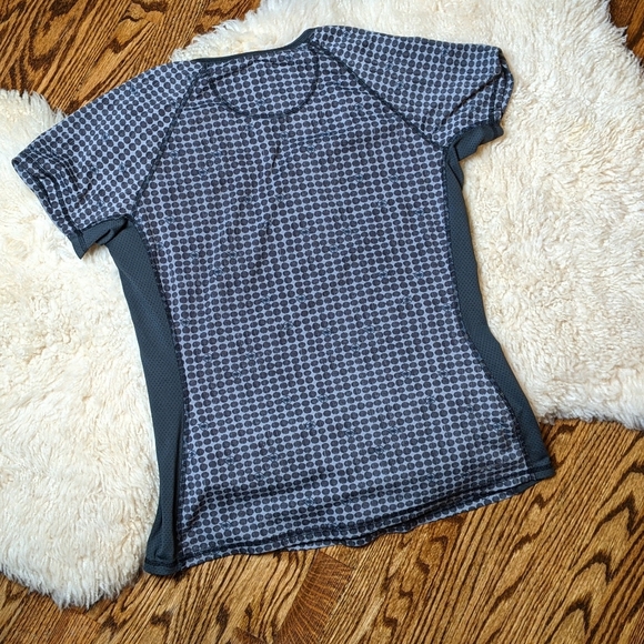 Grey The North Face Pattern T-shirt - Picture 2 of 2